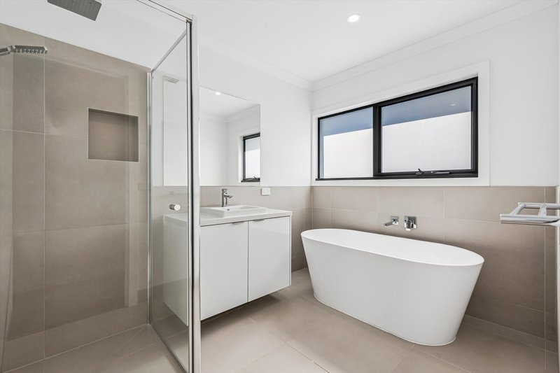 Photo - 2/3 Nerissa Street, Ferntree Gully VIC 3156 - Image 5