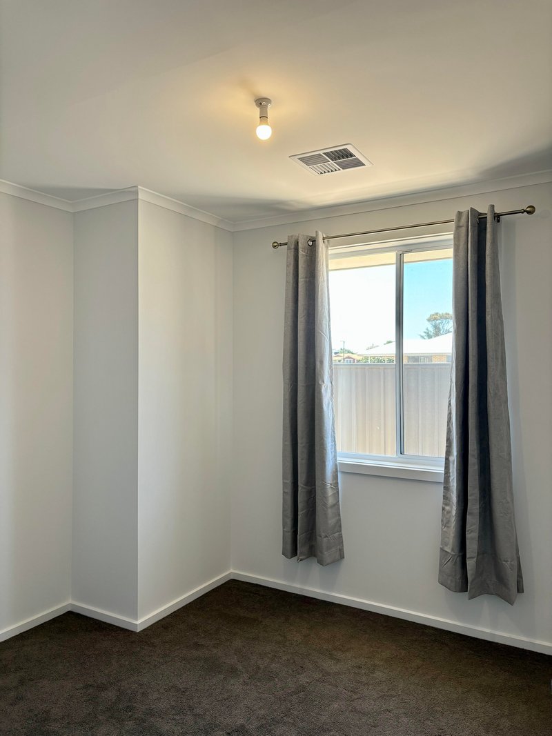Photo - 23 Newbridge Parade, Murray Bridge SA 5253 - Image 4