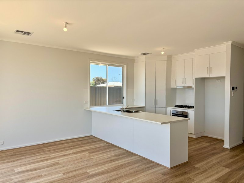 Photo - 23 Newbridge Parade, Murray Bridge SA 5253 - Image 8