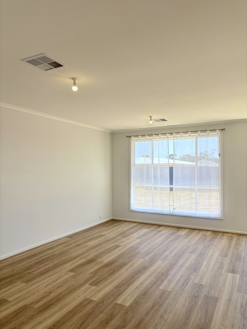 Photo - 23 Newbridge Parade, Murray Bridge SA 5253 - Image 10
