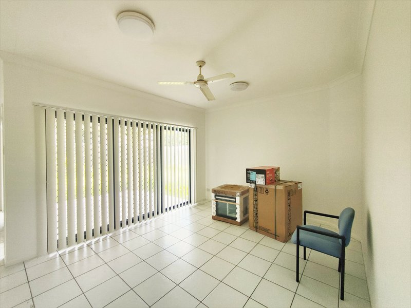 Photo - 23 Nicholls Drive, Redbank Plains QLD 4301 - Image 5