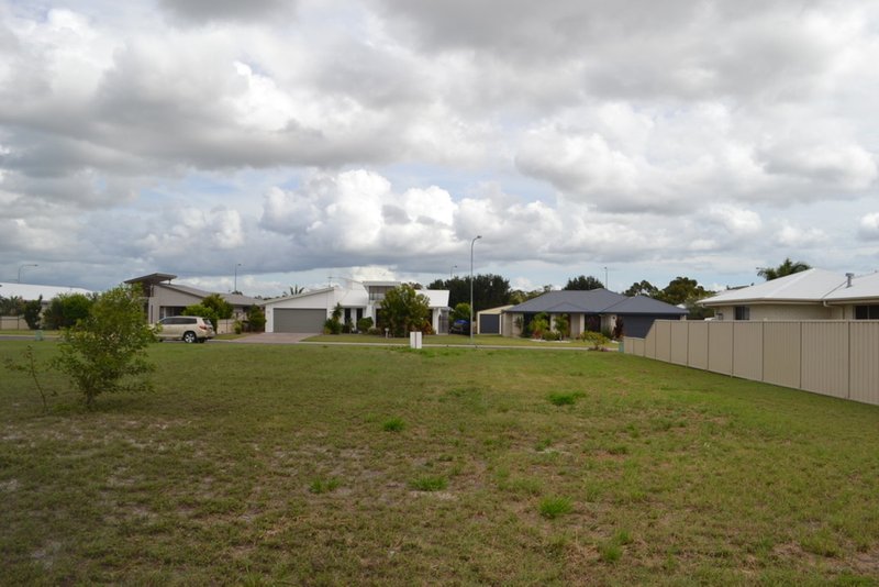 Photo - 23 Noeme Street, Burrum Heads QLD 4659 - Image 3