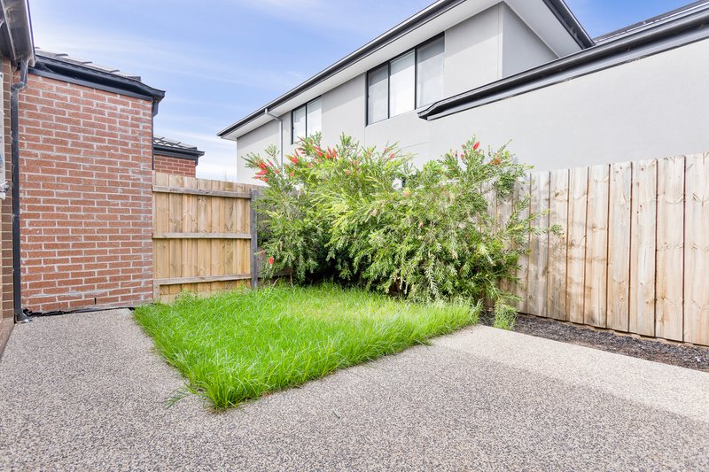 Photo - 23 Nuttal Street, Mambourin VIC 3024 - Image 8