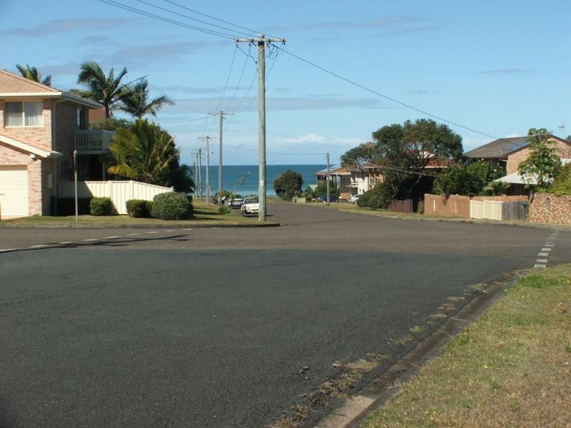 23 Ocean Drive, Wallabi Point NSW 2430