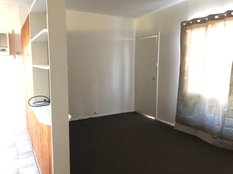Photo - 2/3 Olive Lane, Tamworth NSW 2340 - Image 5