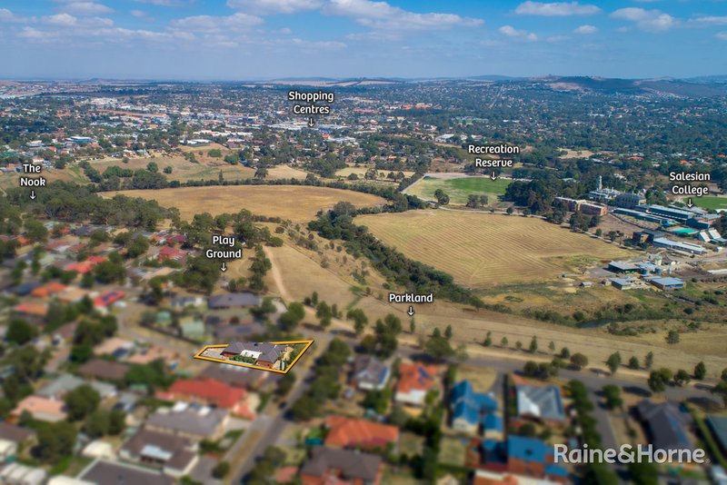 Photo - 23 Orchardview Grove, Sunbury VIC 3429 - Image 17