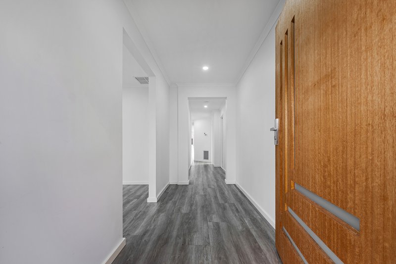 Photo - 23 Orion Way, Roxburgh Park VIC 3064 - Image 3