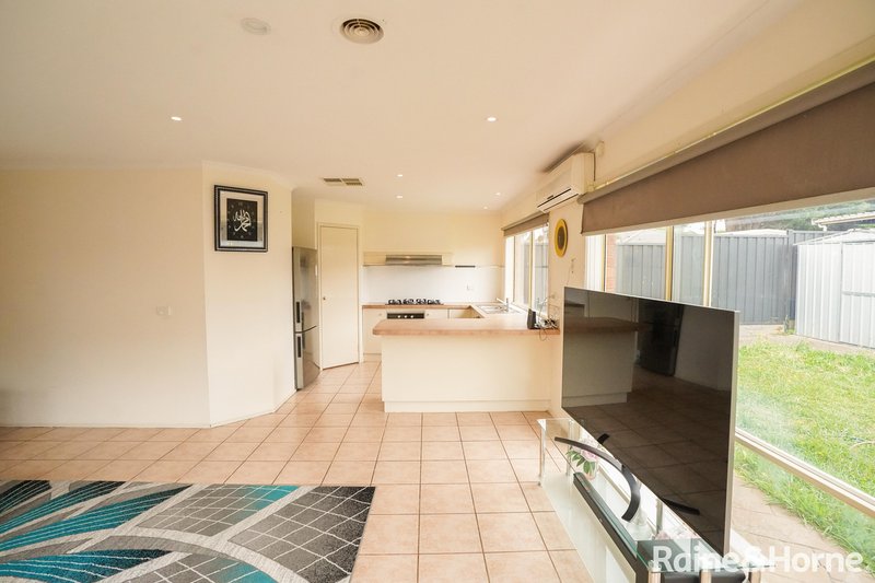 Photo - 23 Orion Way, Roxburgh Park VIC 3064 - Image 4