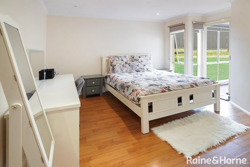 Photo - 23 Orion Way, Roxburgh Park VIC 3064 - Image 8