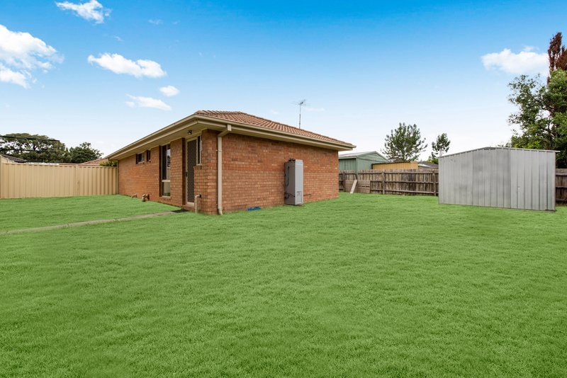 Photo - 2/3 Osborn Grove, Pakenham VIC 3810 - Image 8