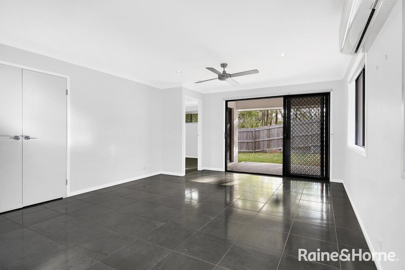 Photo - 2/3 Ostria Crt , Griffin QLD 4503 - Image 4