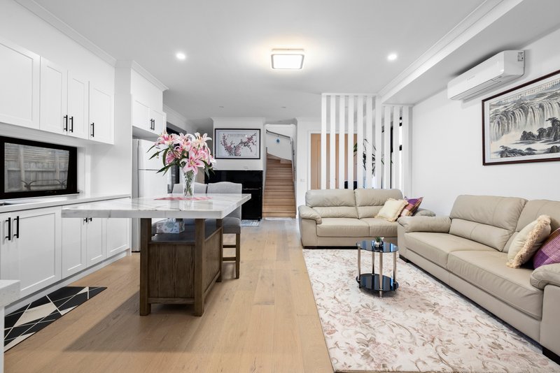 Photo - 2/3 Otira Road, Knoxfield VIC 3180 - Image 3
