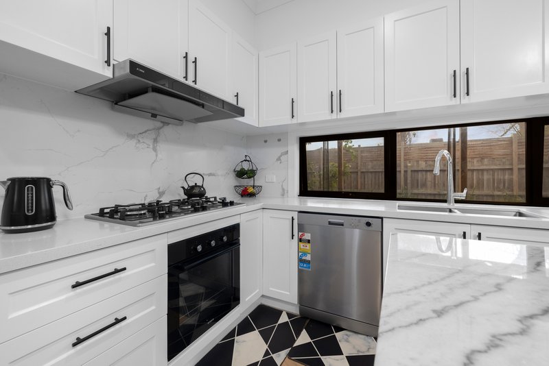 Photo - 2/3 Otira Road, Knoxfield VIC 3180 - Image 5