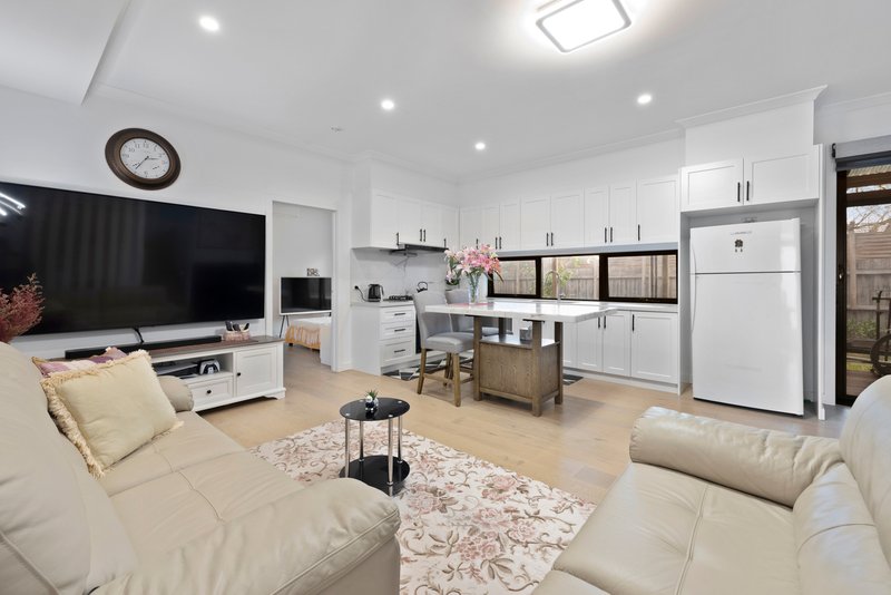 Photo - 2/3 Otira Road, Knoxfield VIC 3180 - Image 6