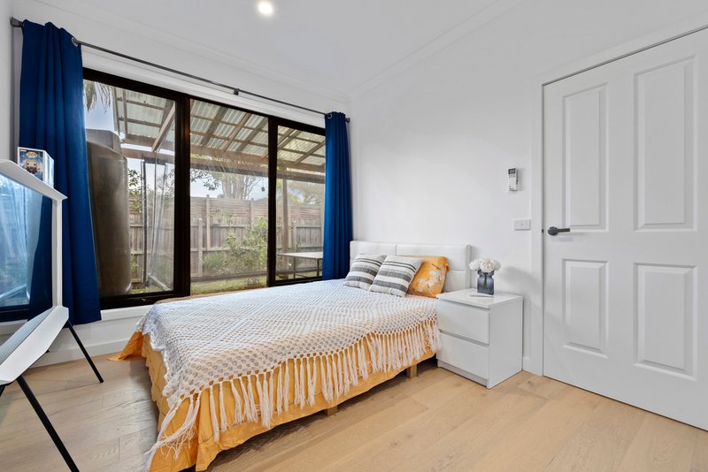 Photo - 2/3 Otira Road, Knoxfield VIC 3180 - Image 10