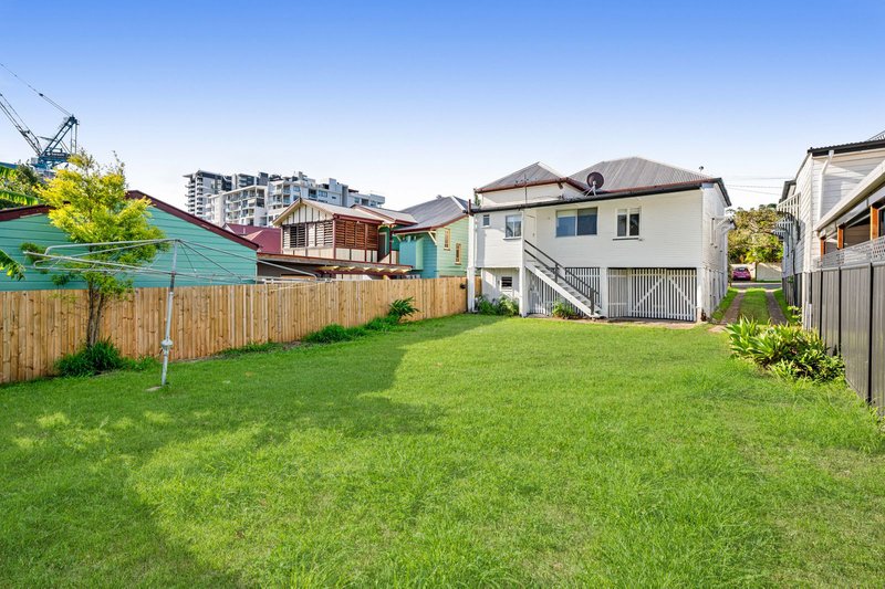 Photo - 23 Overend Street, East Brisbane QLD 4169 - Image 15