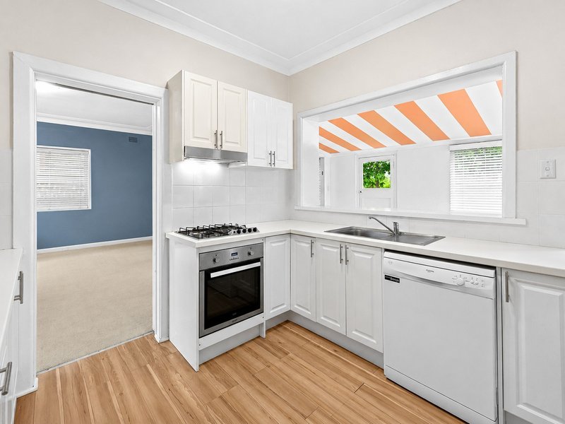 Photo - 23 Oxford Falls Road, Beacon Hill NSW 2100 - Image 3