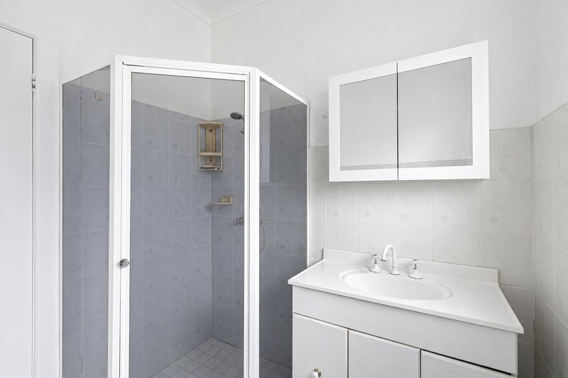 Photo - 23 Oxford Falls Road, Beacon Hill NSW 2100 - Image 6