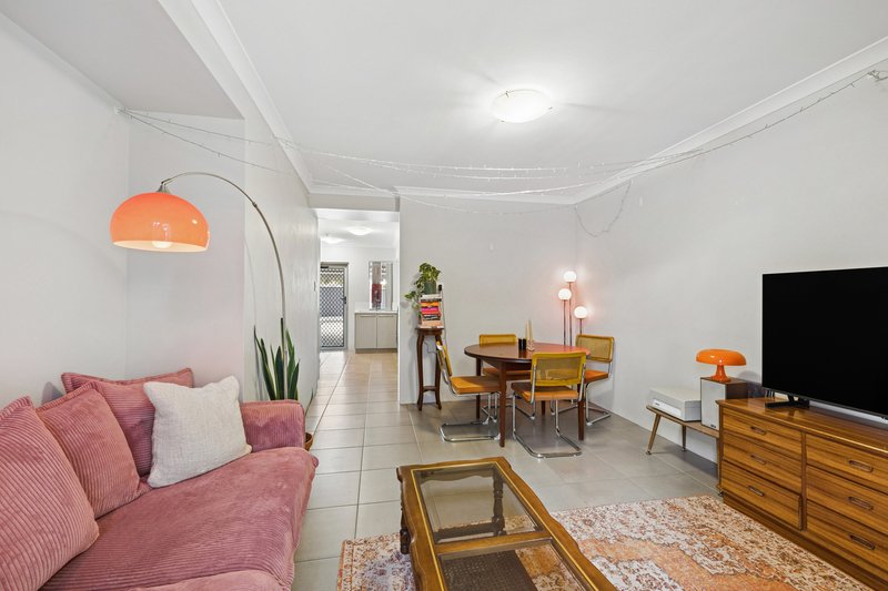 Photo - 2/3 Packham Road, Hamilton Hill WA 6163 - Image 3