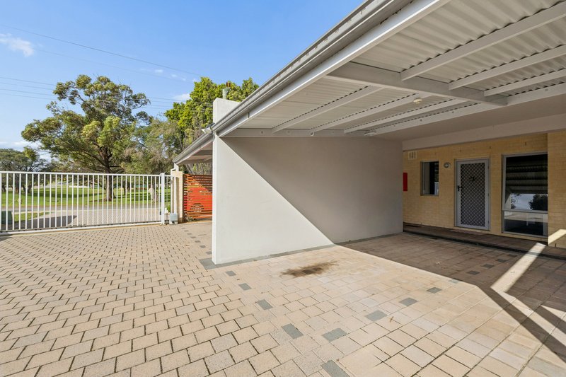 Photo - 2/3 Packham Road, Hamilton Hill WA 6163 - Image 4