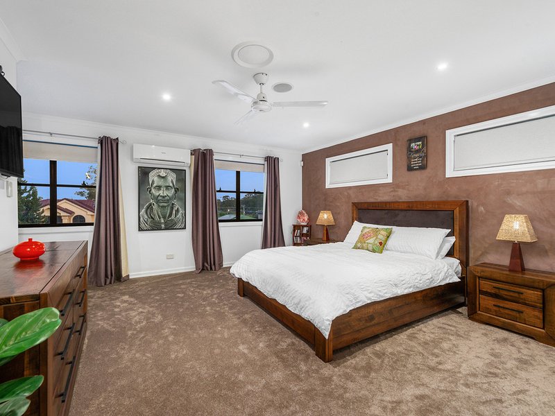 Photo - 23 Palmetto Place, Bridgeman Downs QLD 4035 - Image 9