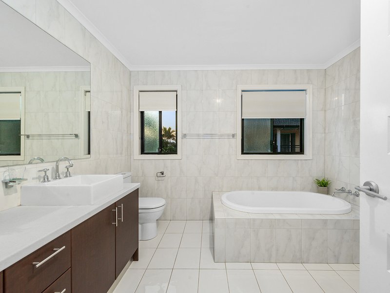 Photo - 23 Palmetto Place, Bridgeman Downs QLD 4035 - Image 12