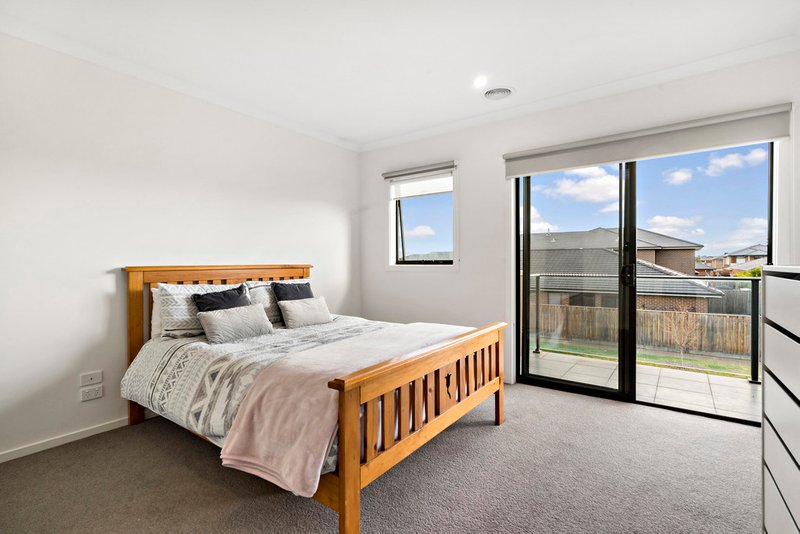 Photo - 23 Palmyra Street, Keysborough VIC 3173 - Image 5