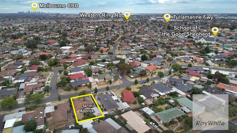 Photo - 23 Parnell Crescent, Gladstone Park VIC 3043 - Image 3