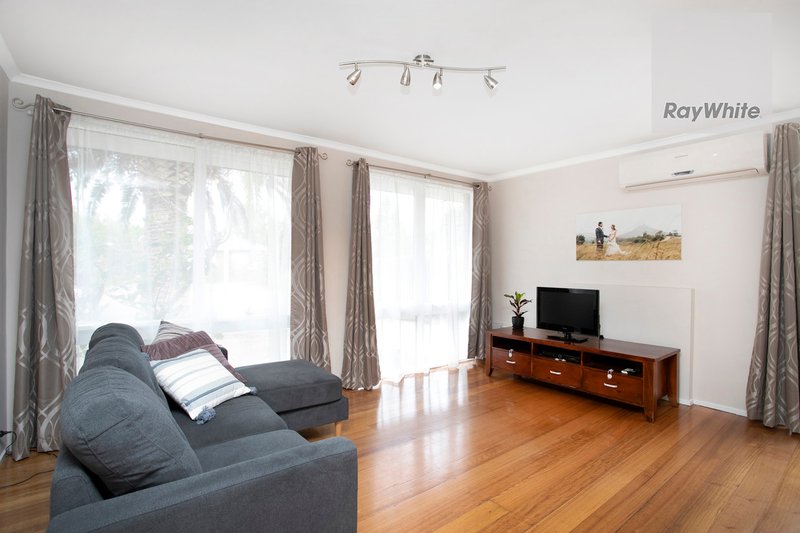 Photo - 23 Parnell Crescent, Gladstone Park VIC 3043 - Image 5