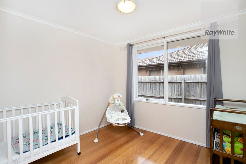 Photo - 23 Parnell Crescent, Gladstone Park VIC 3043 - Image 12