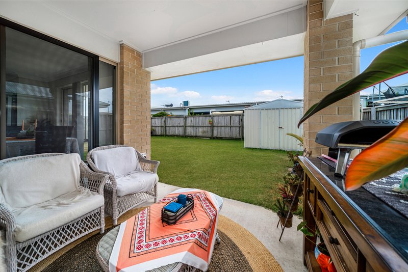 Photo - 23 Pearl Crescent, Caloundra West QLD 4551 - Image 4