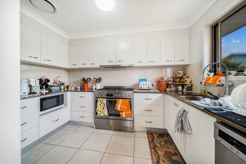 Photo - 23 Pearl Crescent, Caloundra West QLD 4551 - Image 7