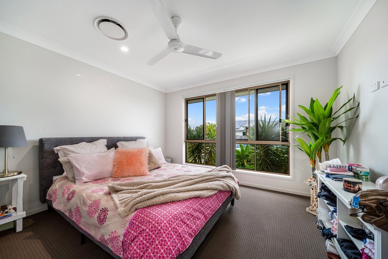 Photo - 23 Pearl Crescent, Caloundra West QLD 4551 - Image 10