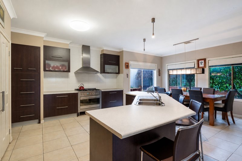 Photo - 23 Peasholm Corner, Craigieburn VIC 3064 - Image 7