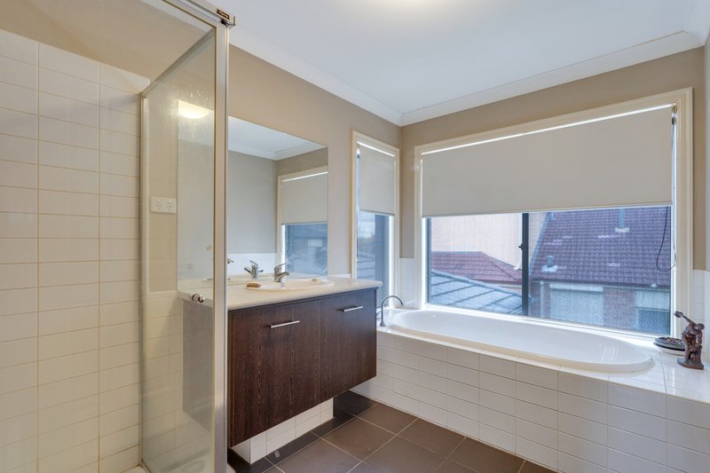 Photo - 23 Peasholm Corner, Craigieburn VIC 3064 - Image 12