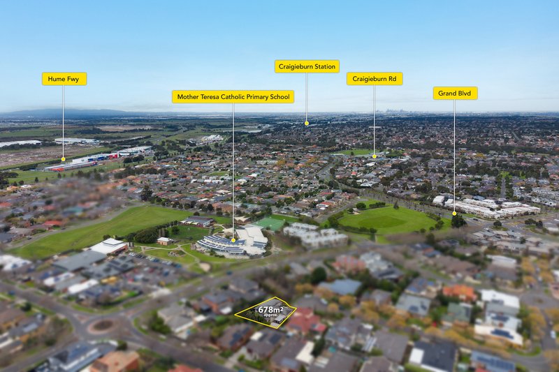 Photo - 23 Peasholm Corner, Craigieburn VIC 3064 - Image 17