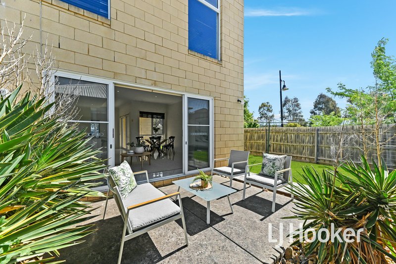 Photo - 23 Pendula Place, Pakenham VIC 3810 - Image 14