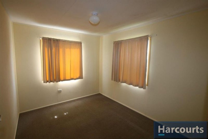 Photo - 23 Penguin St , Bongaree QLD 4507 - Image 10