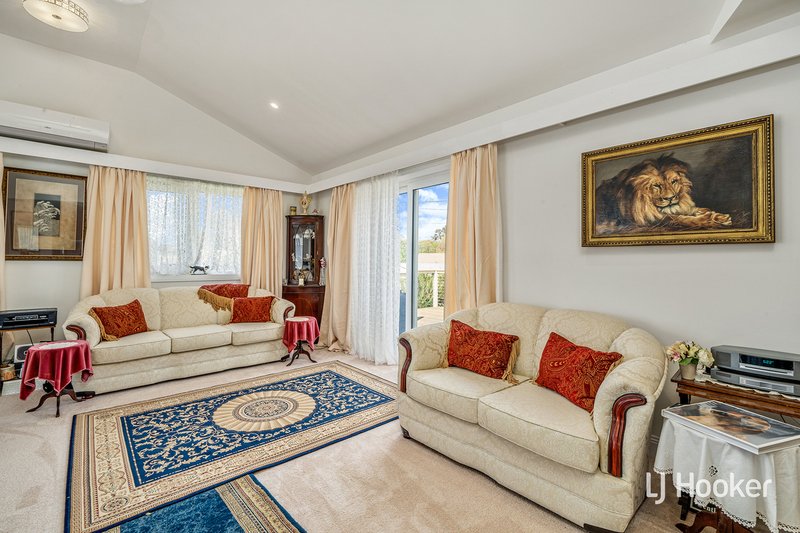 Photo - 23 Pennefather Street, Higgins ACT 2615 - Image 4