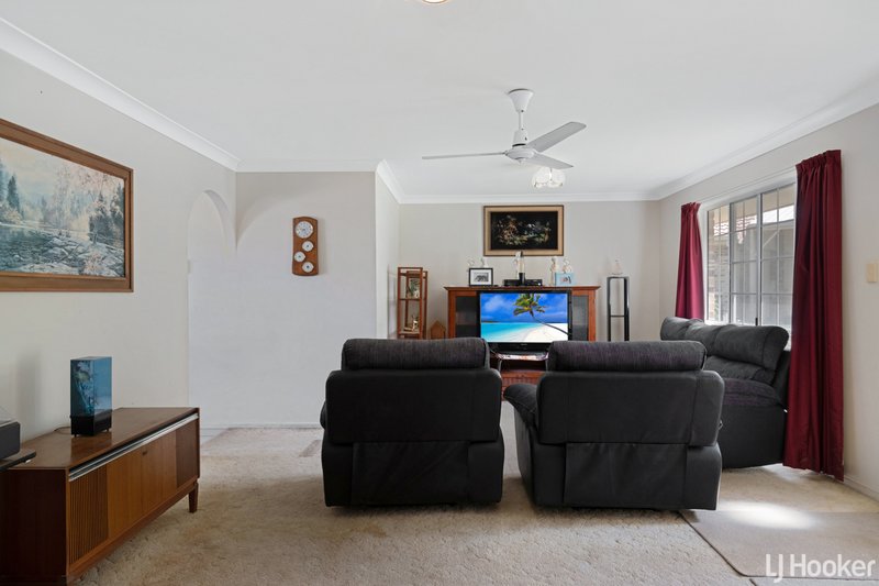 Photo - 23 Permien Street, Norman Gardens QLD 4701 - Image 3