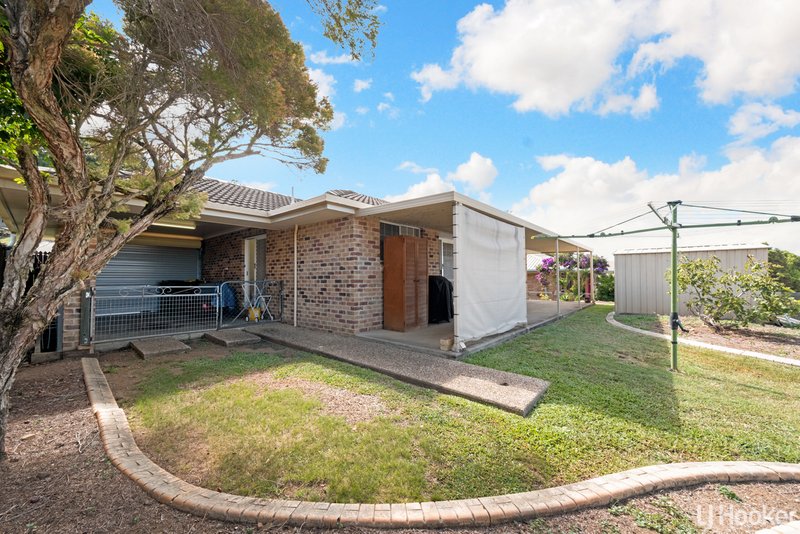 Photo - 23 Permien Street, Norman Gardens QLD 4701 - Image 12