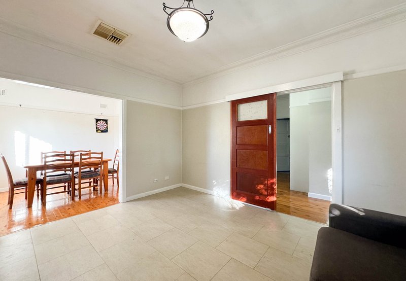 Photo - 23 Phillip Street, Parkes NSW 2870 - Image 3