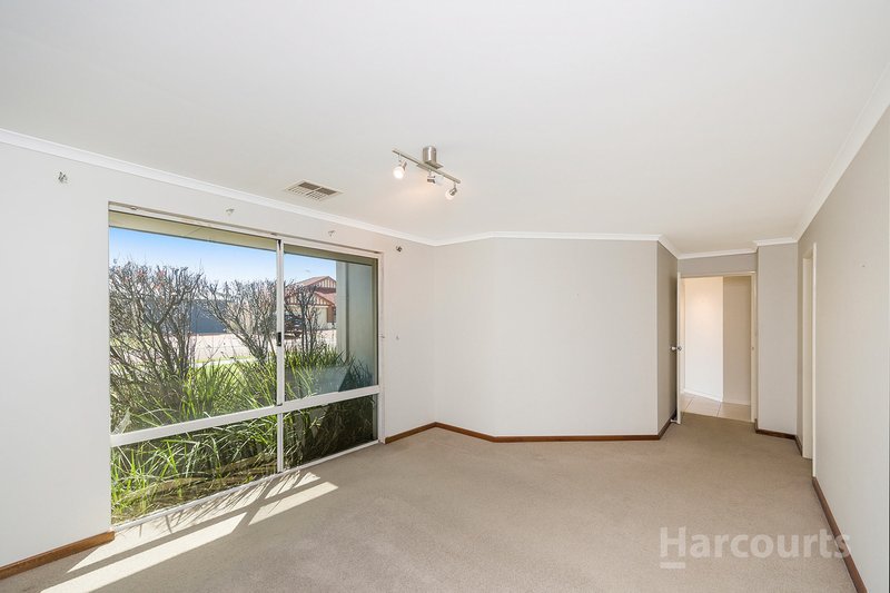 Photo - 23 Phoenix Terrace, Hocking WA 6065 - Image 6