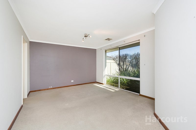 Photo - 23 Phoenix Terrace, Hocking WA 6065 - Image 7