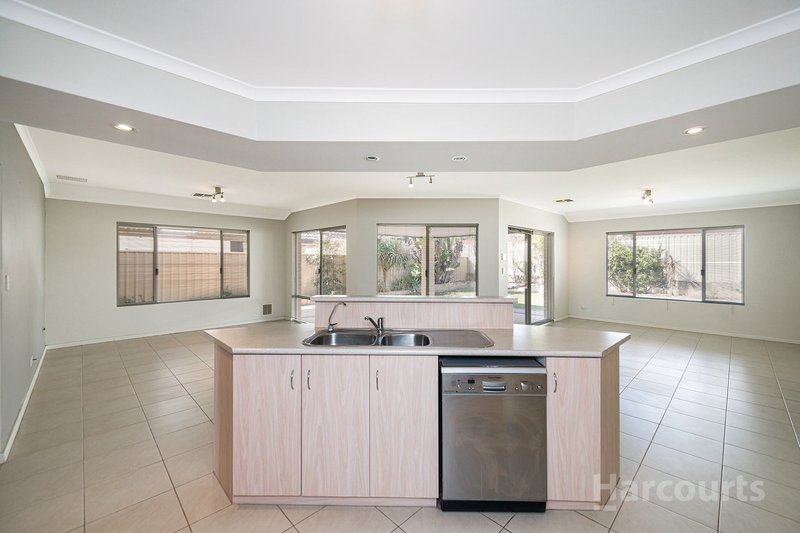 Photo - 23 Phoenix Terrace, Hocking WA 6065 - Image 12