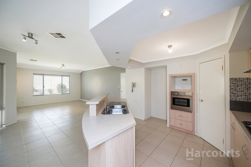 Photo - 23 Phoenix Terrace, Hocking WA 6065 - Image 13