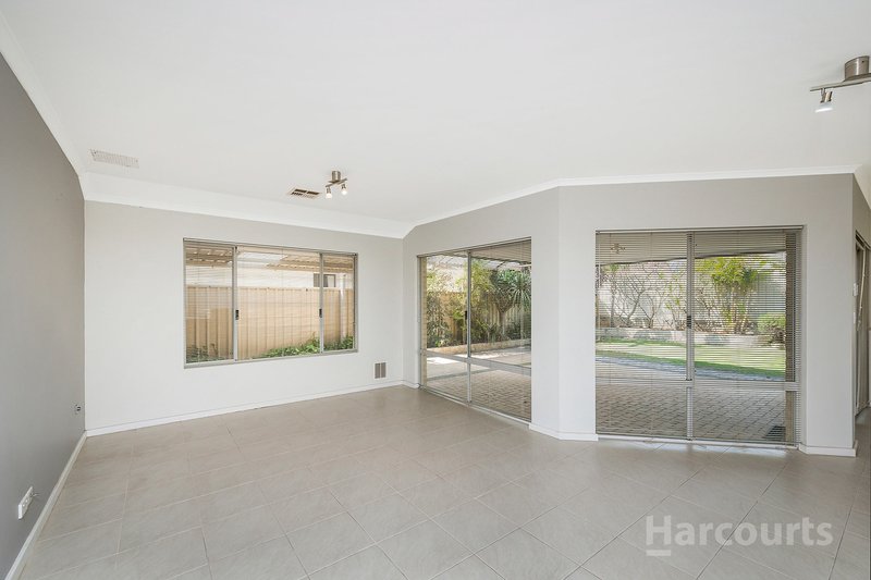 Photo - 23 Phoenix Terrace, Hocking WA 6065 - Image 20