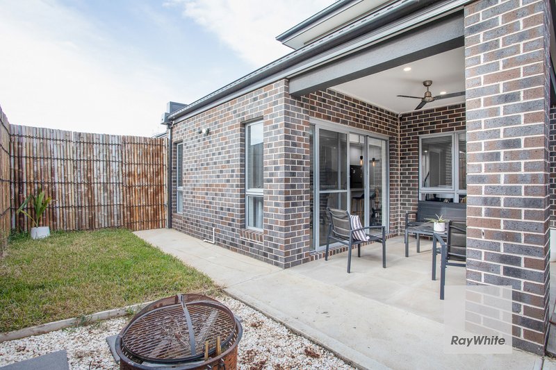 Photo - 23 Pienza Road, Fraser Rise VIC 3336 - Image 12