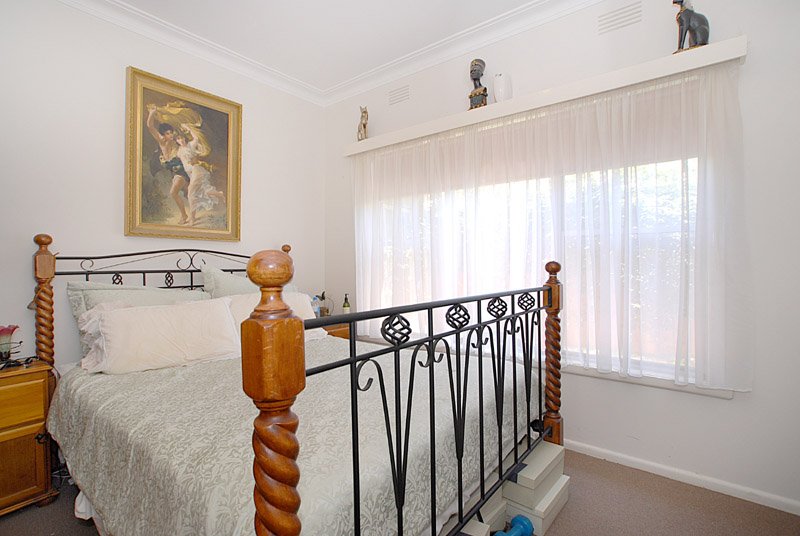 Photo - 2/3 Pine Crescent, Boronia VIC 3155 - Image 7