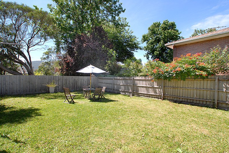 Photo - 2/3 Pine Crescent, Boronia VIC 3155 - Image 11